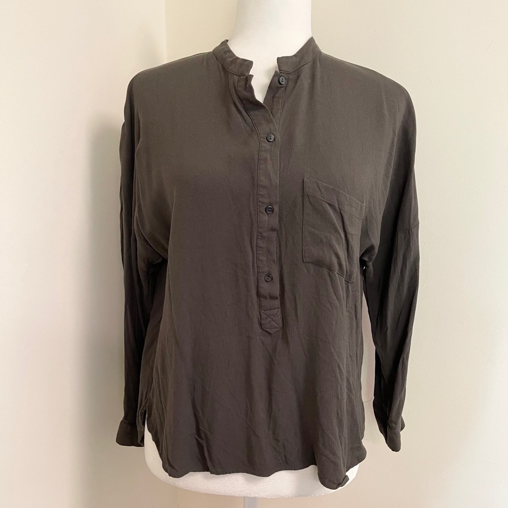 Versatile Zara 3/4 button up blouse!